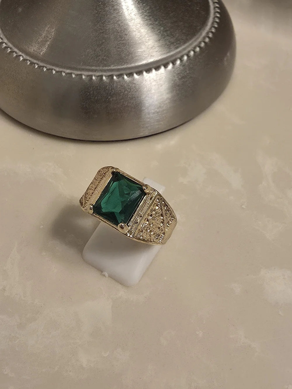 Gold Men's Ring with Emerald Green Stone Size 9
